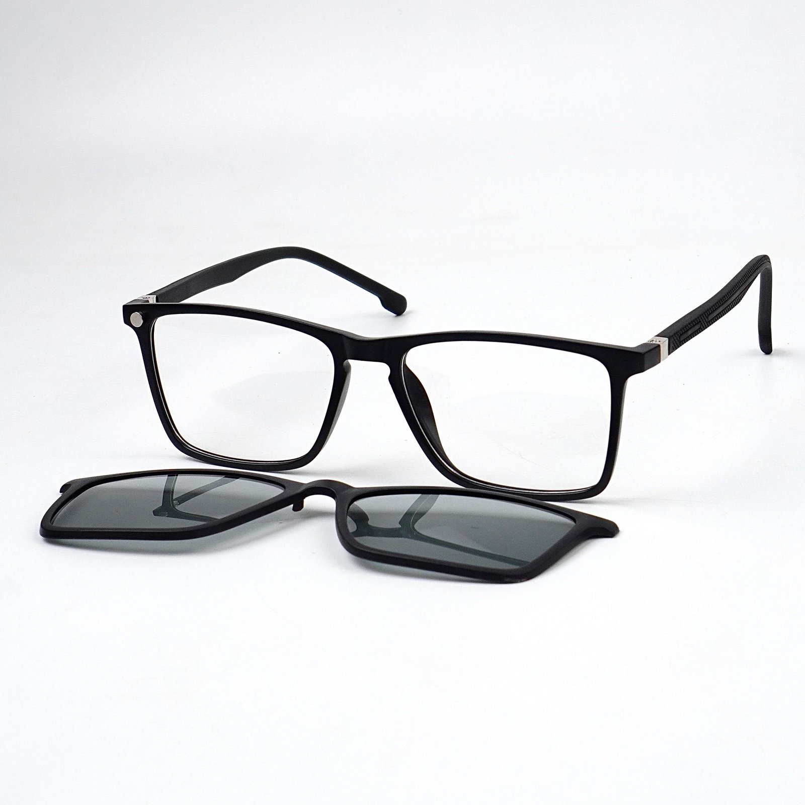 CP-281-3.jpeg SunPivot - Polarized Clipper + Free Screen Lense - Cp-281 - Image 1