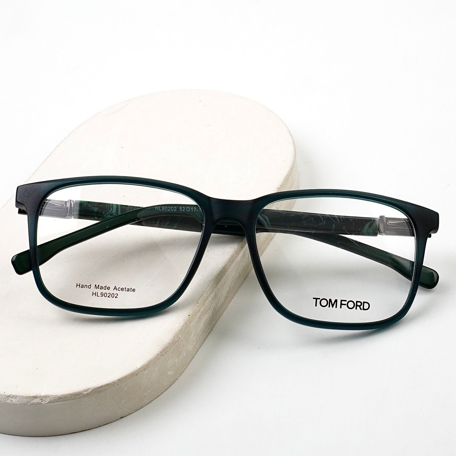 L-682 (1) Tomford - Premium Eyewear - L-682 - Image 1