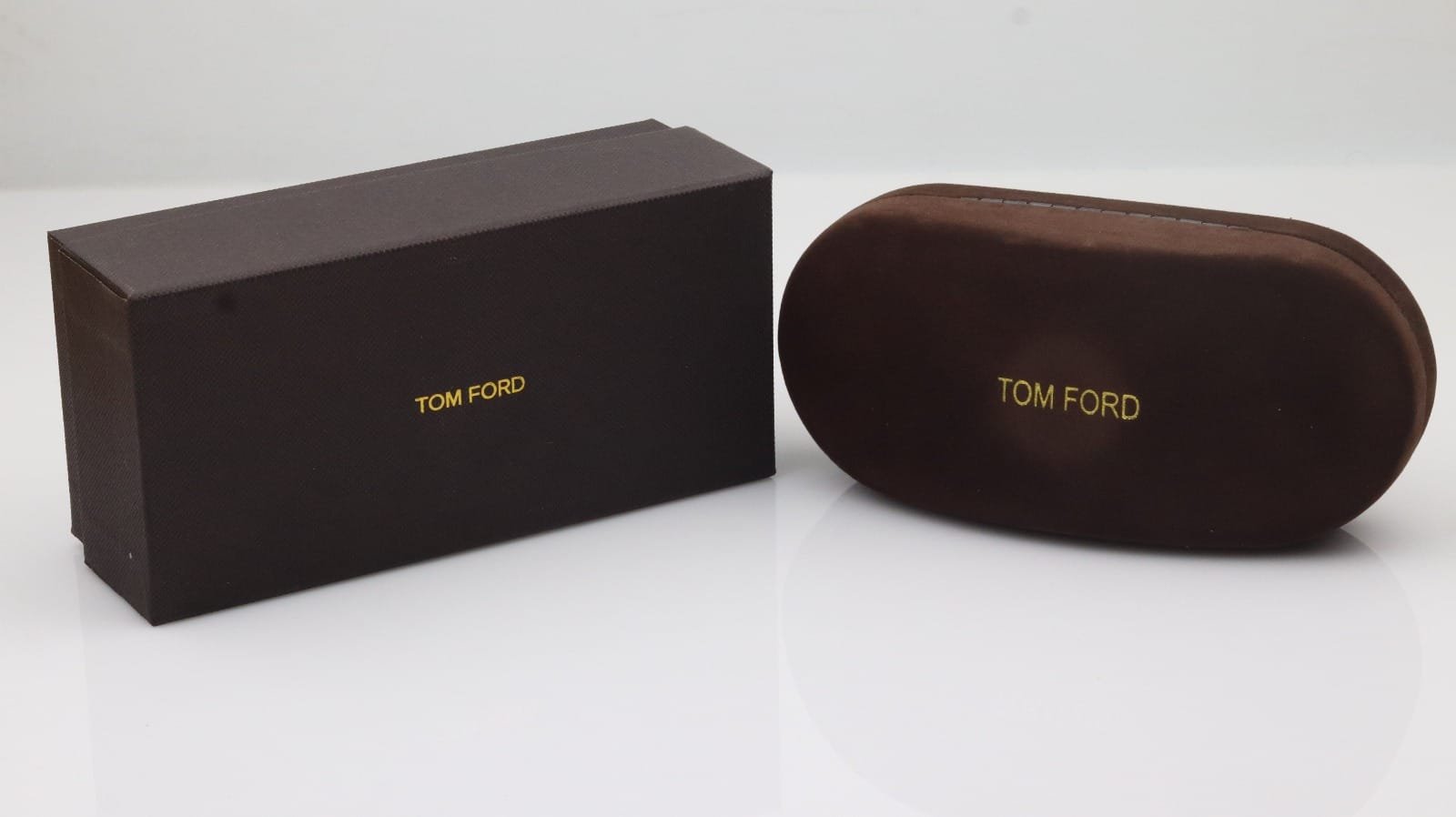 WhatsApp-Image-2024-05-05-at-3.19.52-PM-1.jpeg Tomford - Brand Packaging - Image 1